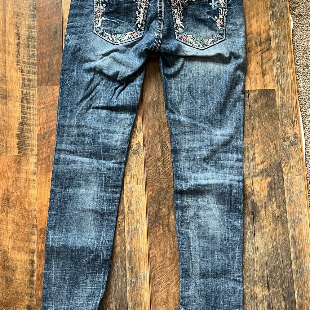 Miss Me Blue Skinny Jeans with Distressed Wash and Vintage Look - Picture 5 of 11